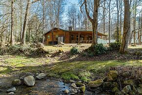 Sugar Cove by Avantstay Cabin by The River! w/ Hot Tub, Pool Table & G