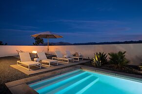 Aria by Avantstay Spectacular & Secluded Desert Oasis w/ Pool