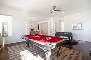 Aviano by Avantstay Phoenix is Calling! w/ Pool, Hot Tub & Game Room!