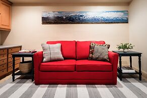 Picasso by Avantstay Artist's Mountain Escape w/ Hot Tub & Views