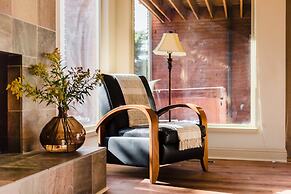 Picasso by Avantstay Artist's Mountain Escape w/ Hot Tub & Views