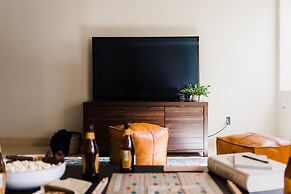 Picasso by Avantstay Artist's Mountain Escape w/ Hot Tub & Views