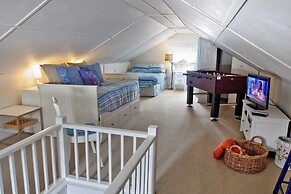 Beach Pines Bungalow by Avantstay Classic Cottage Steps to the Beach w