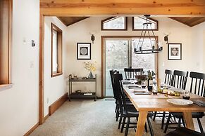 Redwood by Avantstay Secluded Cabin w/ Views & Spa 5mins to Northstar!