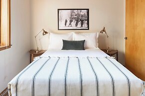 Redwood by Avantstay Secluded Cabin w/ Views & Spa 5mins to Northstar!