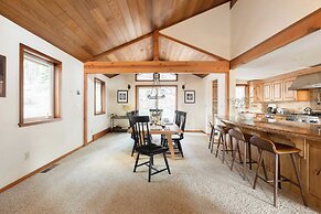 Redwood by Avantstay Secluded Cabin w/ Views & Spa 5mins to Northstar!