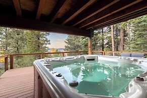 Redwood by Avantstay Secluded Cabin w/ Views & Spa 5mins to Northstar!