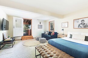 Redwood by Avantstay Secluded Cabin w/ Views & Spa 5mins to Northstar!