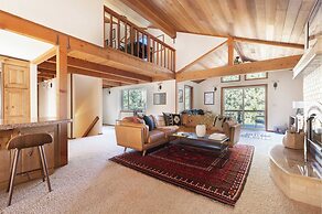 Redwood by Avantstay Secluded Cabin w/ Views & Spa 5mins to Northstar!