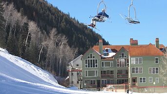 Etta Place 5 by Avantstay Ski In/ Ski Out Unit w/ Views of the Valley!