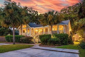 Palmetto by Avantstay Gorgeous Character Home w/ Pool, Sun Room & Pool