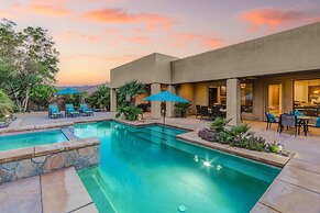 Aurora by Avantstay Luxurious Home With an Exquisite Pool, Spa, and Ou