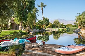 Mirabella by Avantstay Private Lake + Kayaks & Paddle Boating!