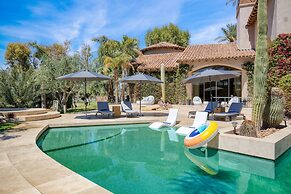 Mirabella by Avantstay Private Lake + Kayaks & Paddle Boating!