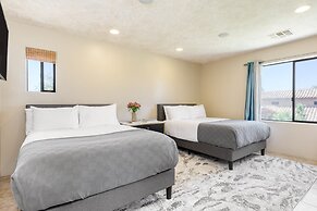 Mirabella by Avantstay Private Lake + Kayaks & Paddle Boating!