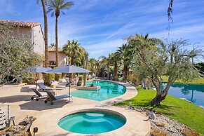 Mirabella by Avantstay Private Lake + Kayaks & Paddle Boating!