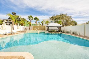 Monarch by Avantstay Breathtaking Estate w/ Beach Access, Swim Up Bar,