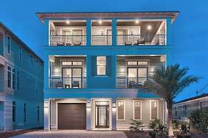 Monarch by Avantstay Stunning Estate 1 Block to Beach, Swim Up Bar, Ho