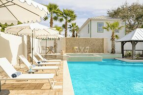 Monarch by Avantstay Stunning Estate 1 Block to Beach, Swim Up Bar, Ho