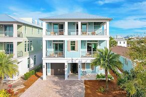 Monarch by Avantstay Stunning Estate 1 Block to Beach, Swim Up Bar, Ho
