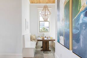 Monarch by Avantstay Stunning Estate 1 Block to Beach, Swim Up Bar, Ho