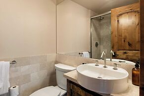 Atkinson by Avantstay Lake Front Home w/ Stunning Views in Tahoe Vista