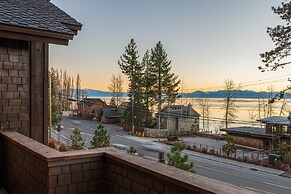 Atkinson by Avantstay Lake Front Home w/ Stunning Views in Tahoe Vista
