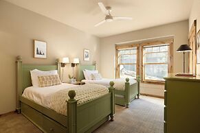 Atkinson by Avantstay Lake Front Home w/ Stunning Views in Tahoe Vista