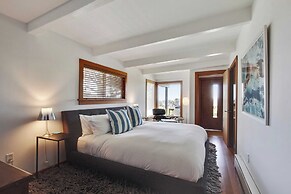 Modern Love by Avantstay Serene Home in Arch Cape w/ Large Yard in Gre