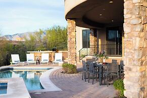 Sunbeam by Avantstay Elegant, Private Desert Home w/ Infinity Pool, Sp
