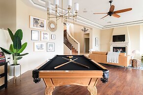 Sunbeam by Avantstay Elegant, Private Desert Home w/ Infinity Pool, Sp