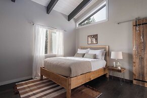 Lakeview by Avantstay Private Waterfront Cabin on Lake Tahoe w/ Hot Tu