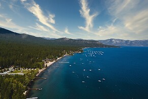 Lakeview by Avantstay Private Waterfront Cabin on Lake Tahoe w/ Hot Tu