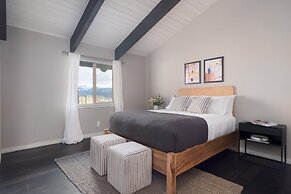 Lakeview by Avantstay Private Waterfront Cabin on Lake Tahoe w/ Hot Tu