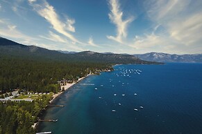 Lakeview by Avantstay Private Waterfront Cabin on Lake Tahoe w/ Hot Tu