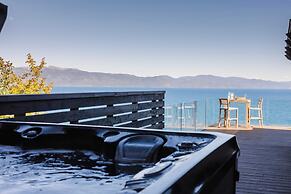 Lakeview by Avantstay Private Waterfront Cabin on Lake Tahoe w/ Hot Tu