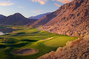 Jacinta by Avantstay Gorgeous & Spacious Getaway w/ Pool, Spa & Pool T