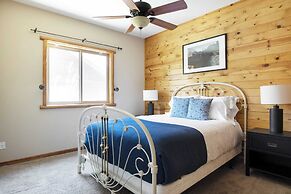 Bernard by Avantstay Luxurious Cabin in Big Bear w/ Hot Tub & Pool Tab