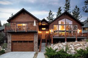 Bernard by Avantstay Luxurious Cabin in Big Bear w/ Hot Tub & Pool Tab