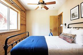 Bernard by Avantstay Luxurious Cabin in Big Bear w/ Hot Tub & Pool Tab