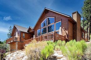 Bernard by Avantstay Luxurious Cabin in Big Bear w/ Hot Tub & Pool Tab