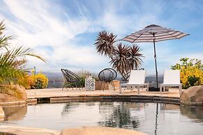 Colina by Avantstay Secluded Mountain Top Oasis w/ Pool, Hot Tub & Put
