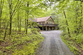 Half Moon by Avantstay 4BR Cabin w/ Large Deck & Yard w/ Patio & Outdo