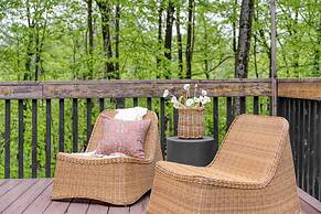 Half Moon by Avantstay 4BR Cabin w/ Large Deck & Yard w/ Patio & Outdo