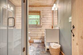 Half Moon by Avantstay 4BR Cabin w/ Large Deck & Yard w/ Patio & Outdo
