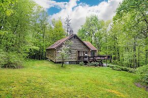 Half Moon by Avantstay 4BR Cabin w/ Large Deck & Yard w/ Patio & Outdo