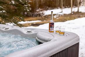 Highline by Avantstay Breathtaking Mountain Home w/ Hot Tub & Views