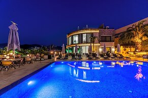 Bombien Yalıkavak  +13 Adult only