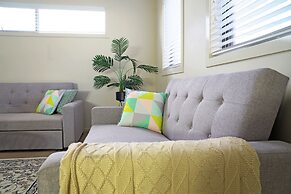 Modern 6BRM House Big Group at Pakenham