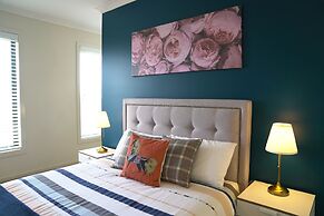 Modern 6BRM House Big Group at Pakenham